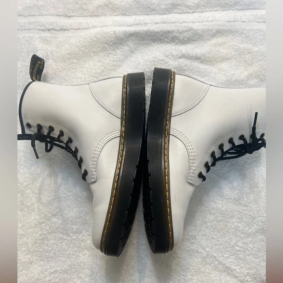 Men’s Sz 8 Dr. Martens White Leather Boots - Picture 4 of 13
